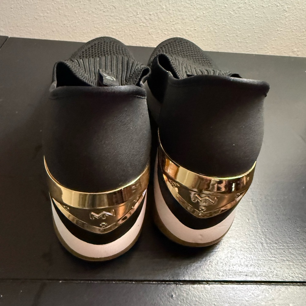 Mark Nason SKECHERS Womens 8 WEDGE Fashion SNEAKERS Black Gold 177667 - Picture 2 of 8
